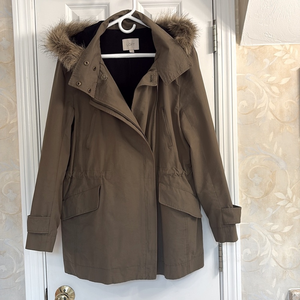 Loft Women's Khaki Faux Fur-Trimmed Removable Hooded Barn Type Jacket. EUC